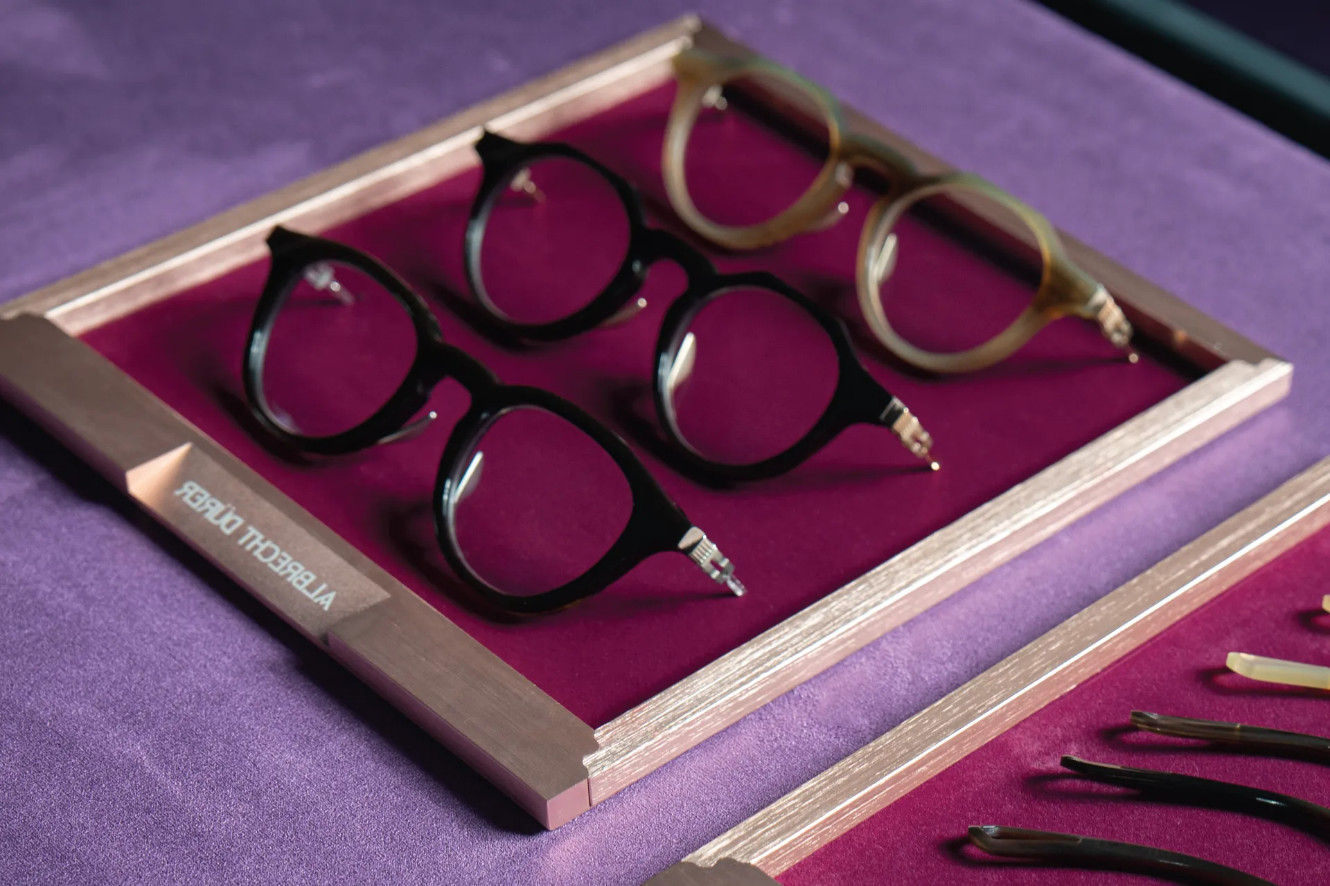 브랜드를 경험하세요